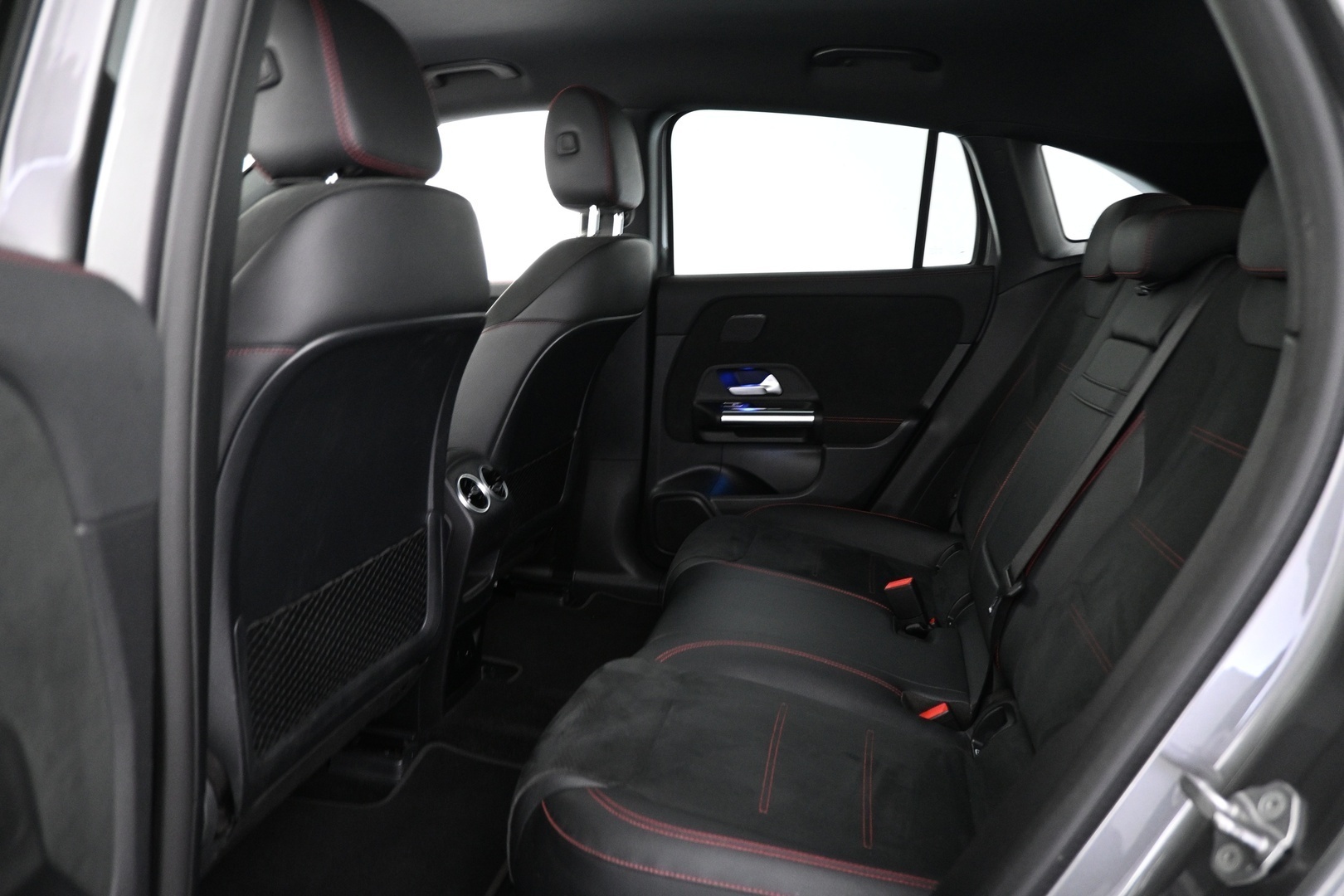 MERCEDES-BENZ EQA 2021