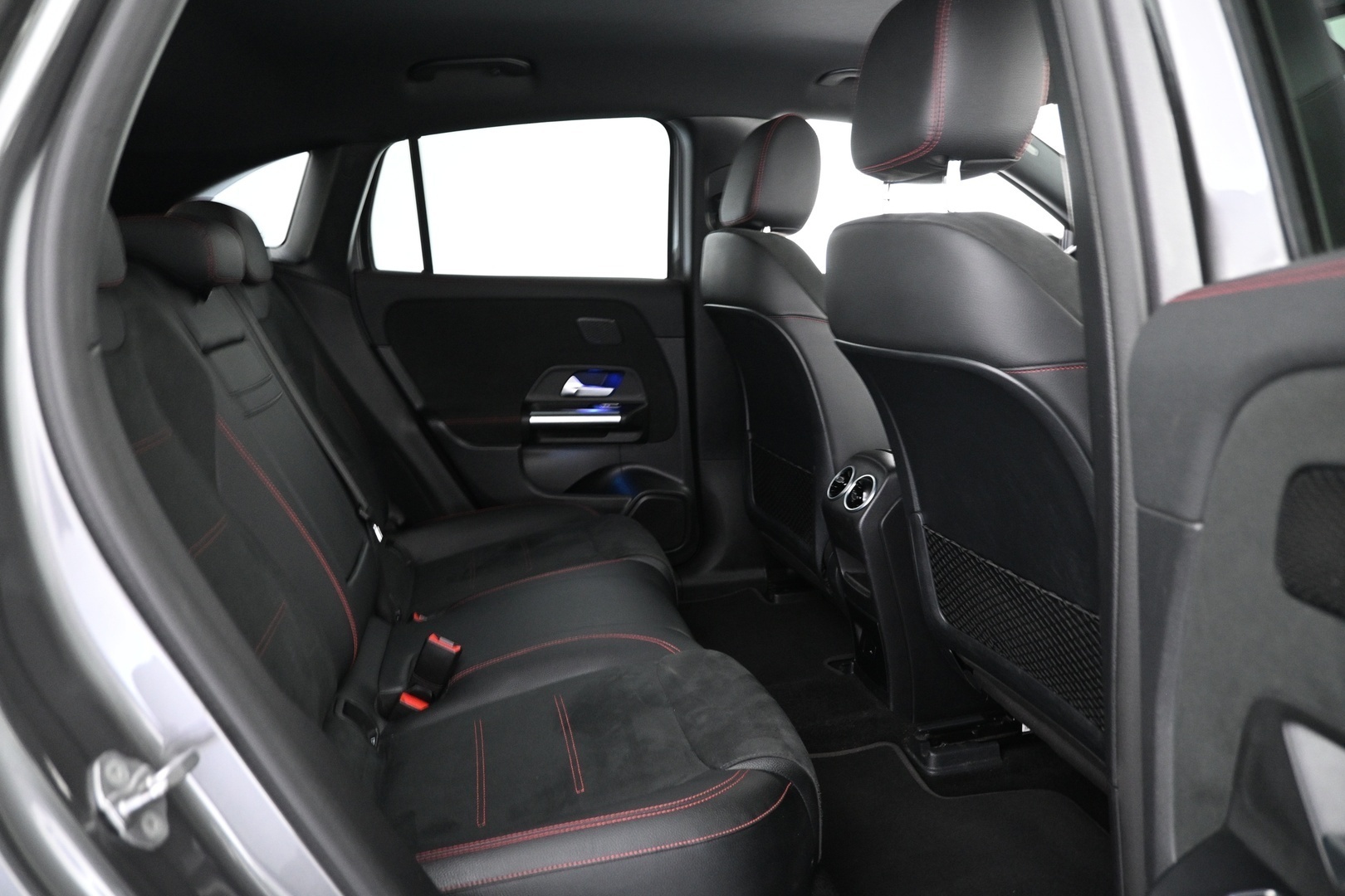 MERCEDES-BENZ EQA 2021