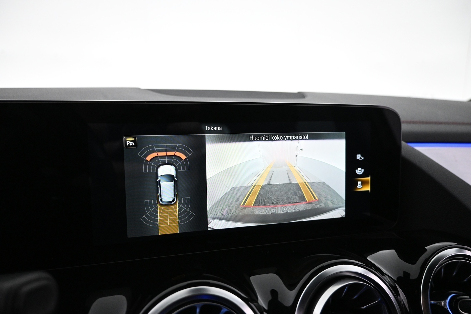 MERCEDES-BENZ EQA 2021