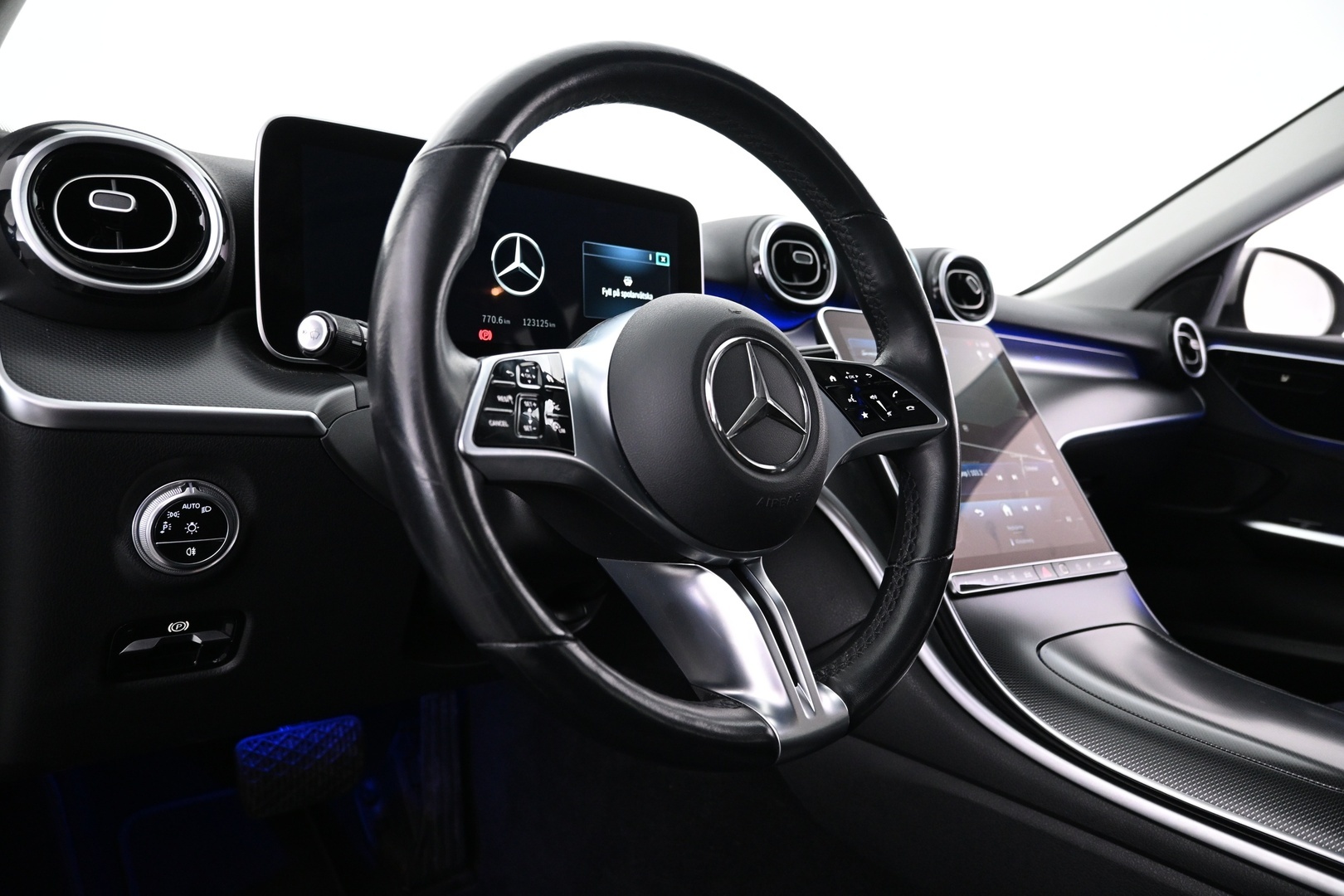 MERCEDES-BENZ C 2022