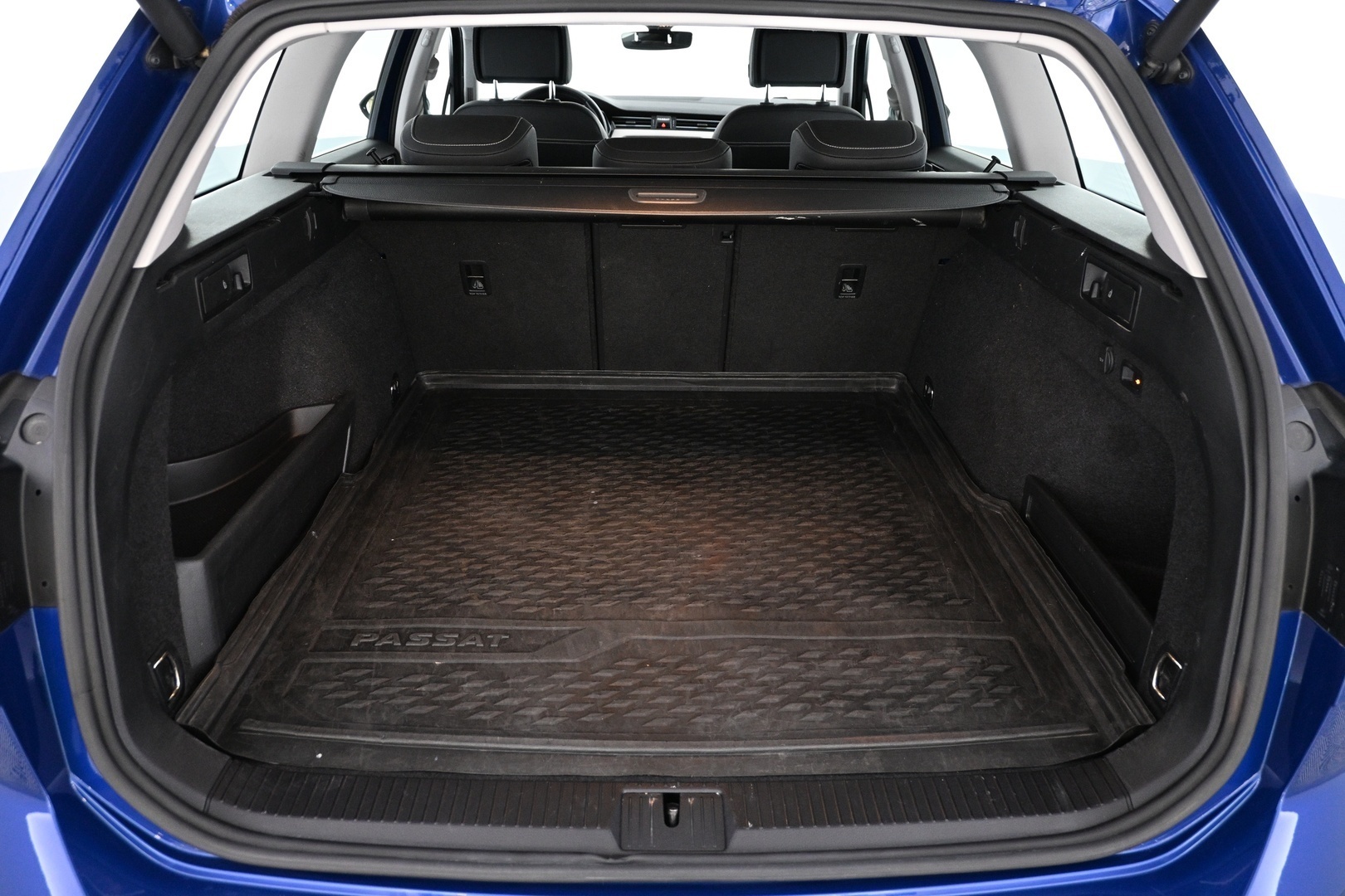 VOLKSWAGEN Passat 2021