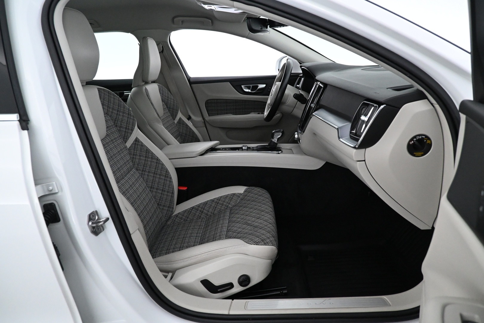 VOLVO V60 2020