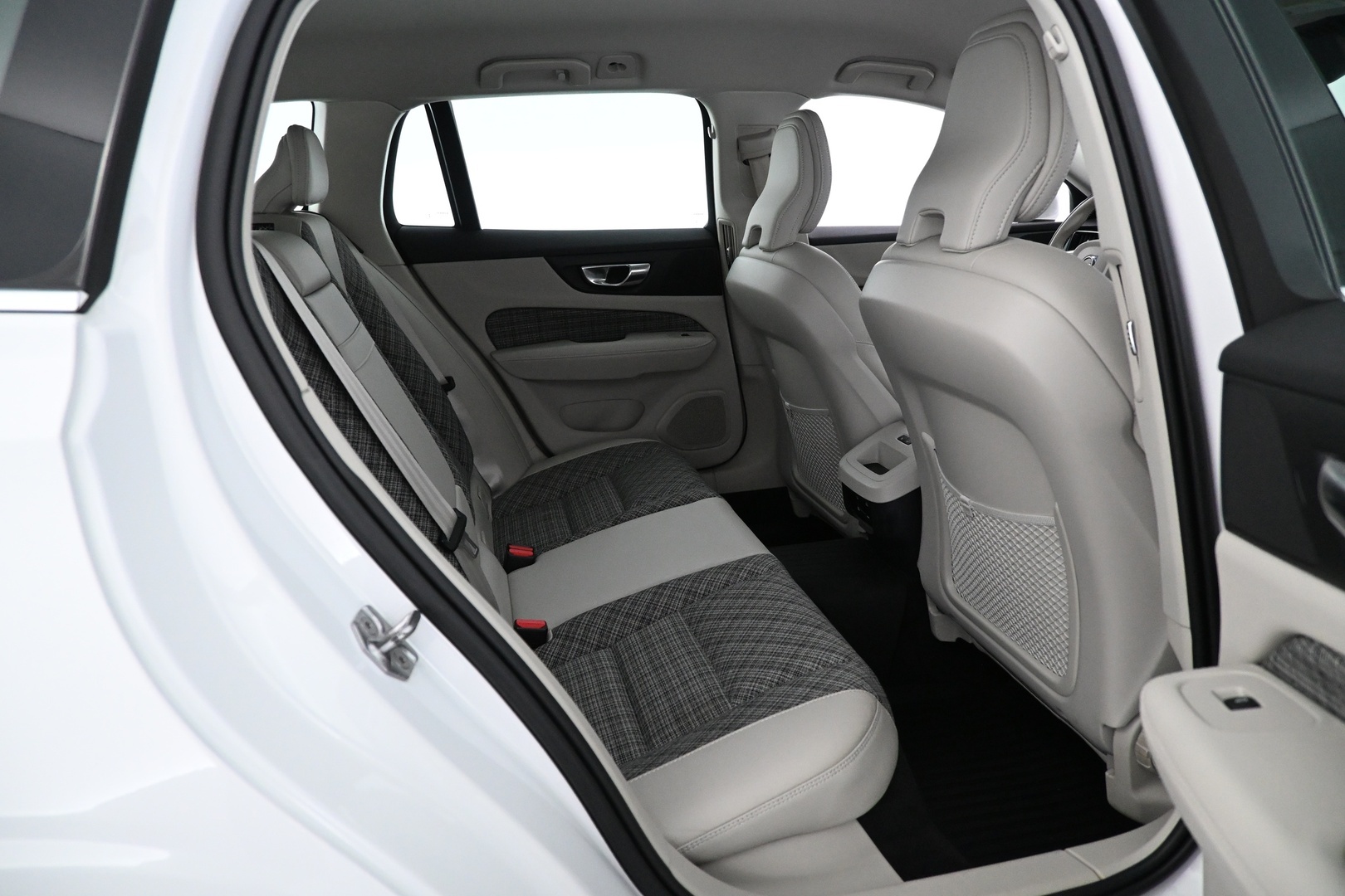 VOLVO V60 2020