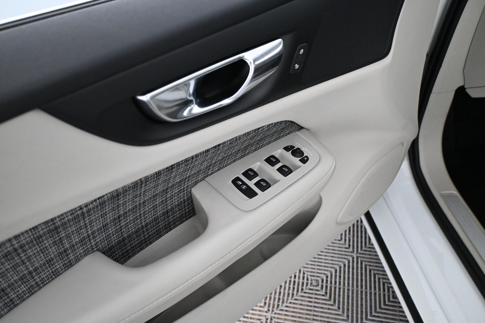 VOLVO V60 2020