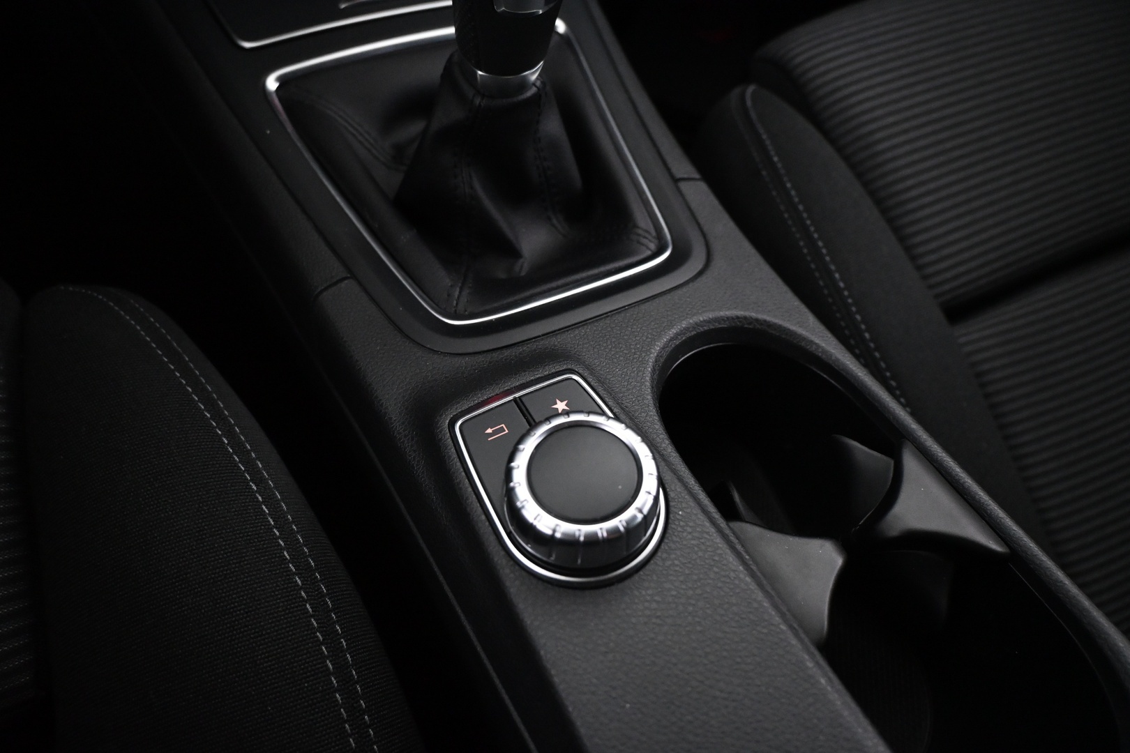 MERCEDES-BENZ B 2018