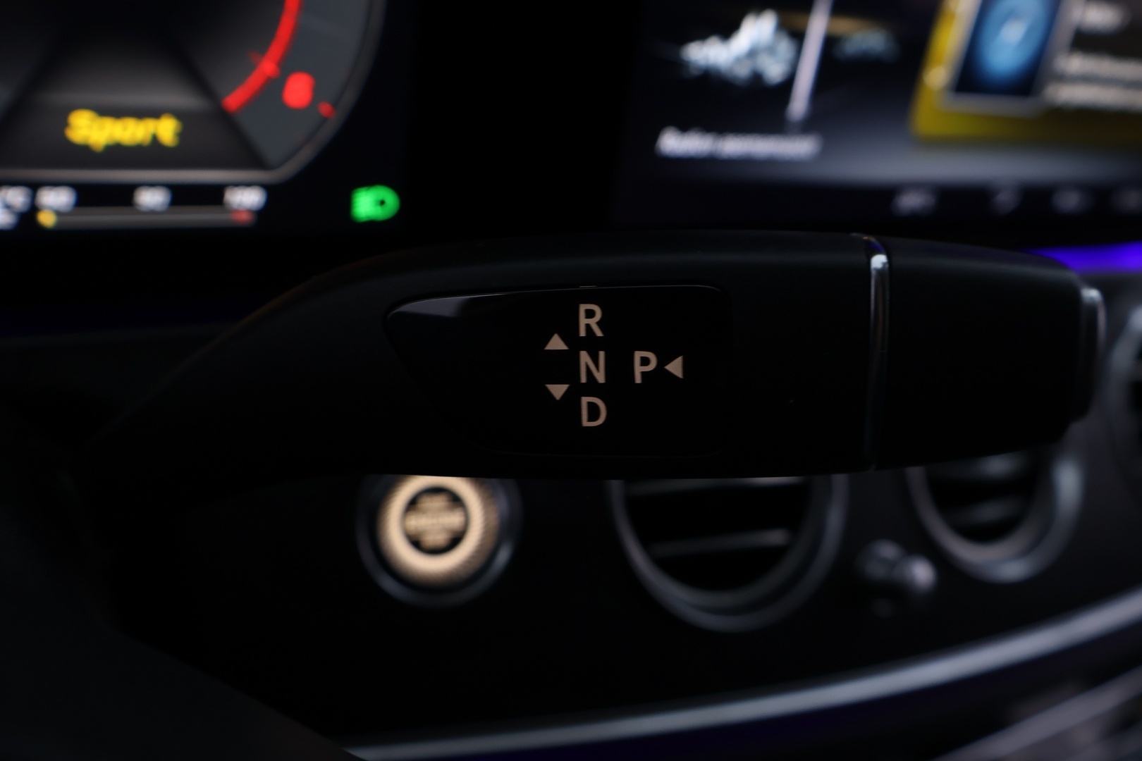 MERCEDES-BENZ E 2017