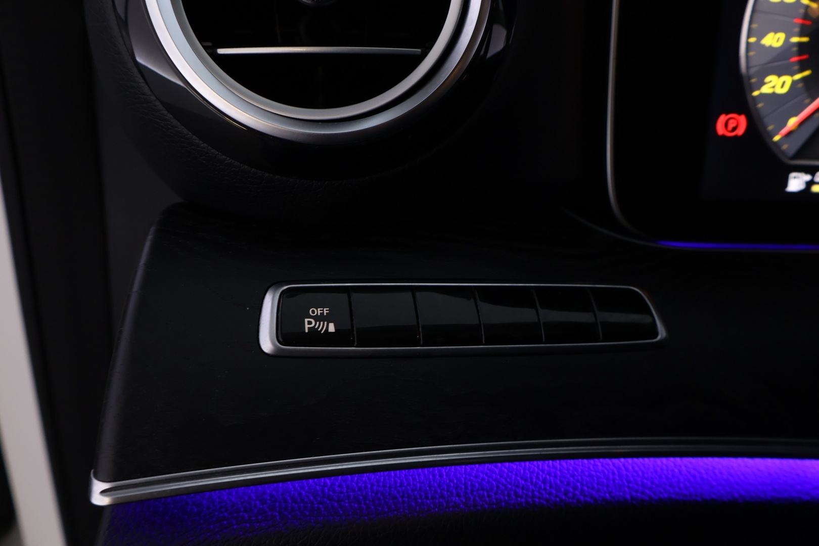 MERCEDES-BENZ E 2017