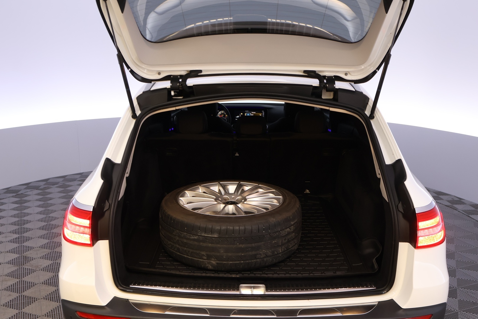 MERCEDES-BENZ E 2017