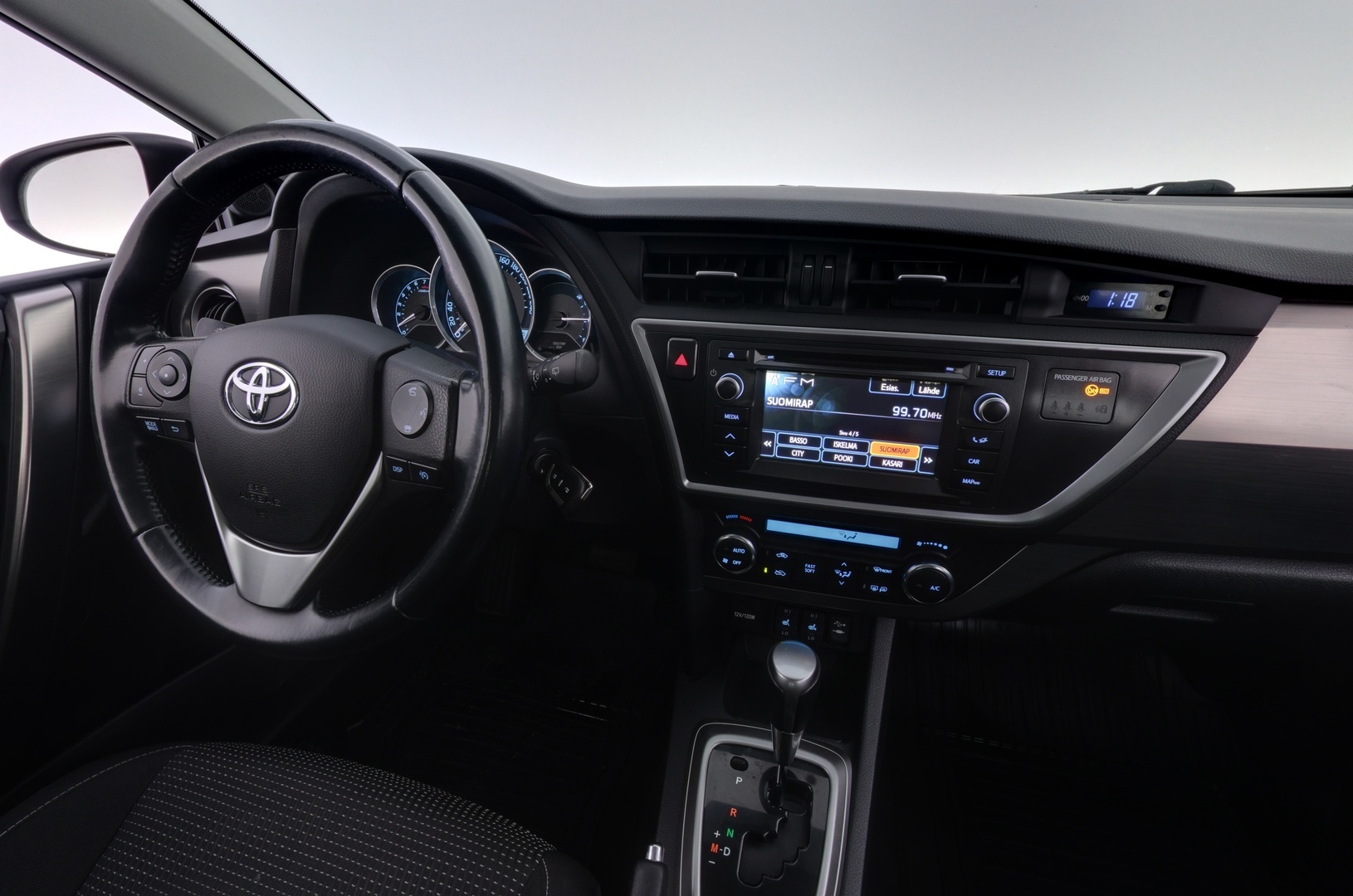 TOYOTA Auris 2014