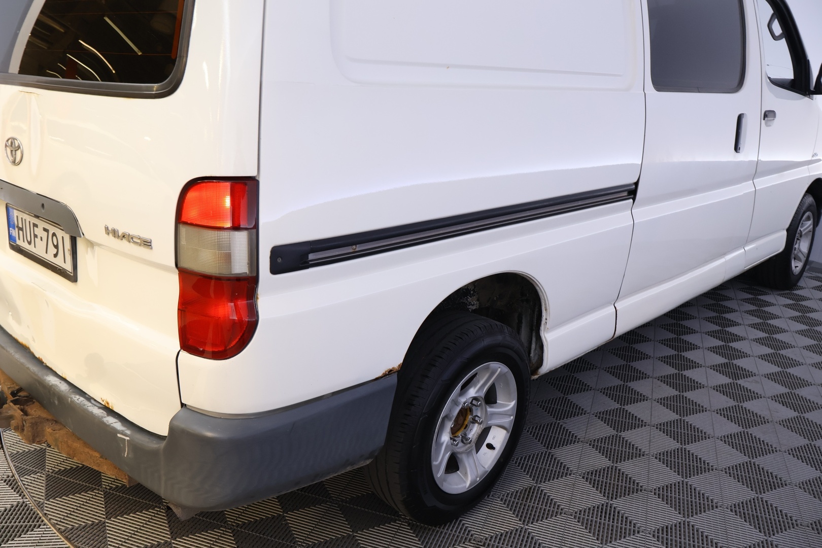 TOYOTA Hiace 2005