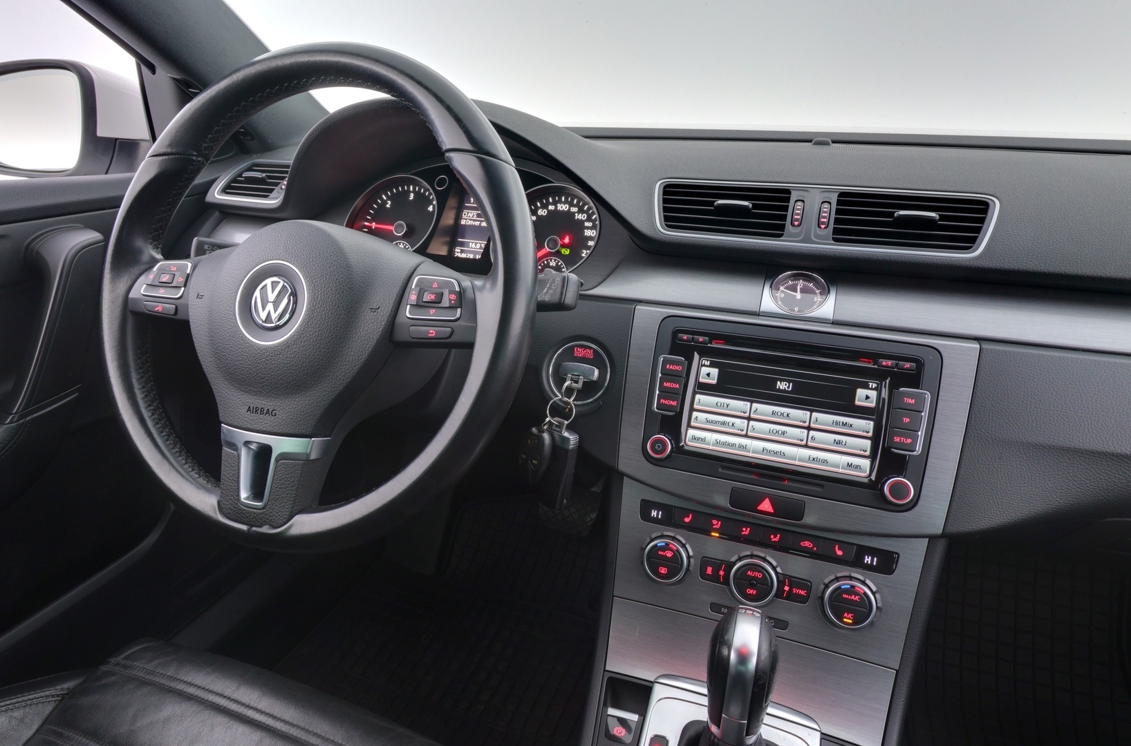 VOLKSWAGEN Passat 2014