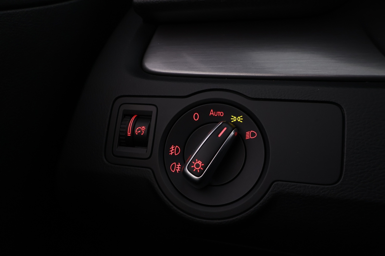 VOLKSWAGEN Passat 2014