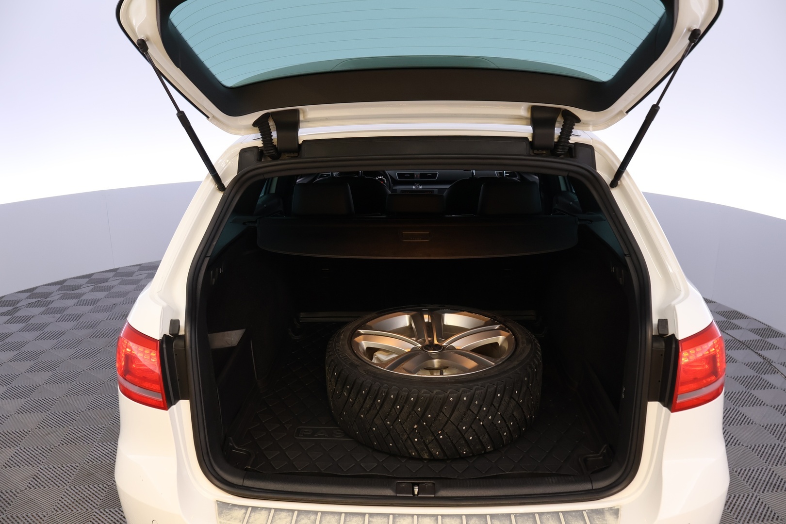 VOLKSWAGEN Passat 2014