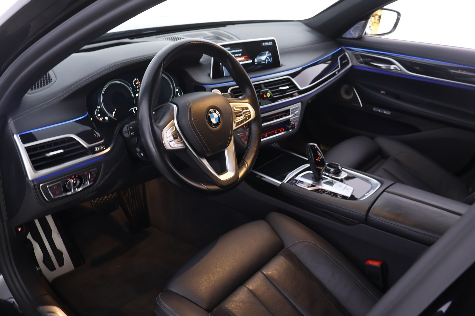 BMW 740 2017