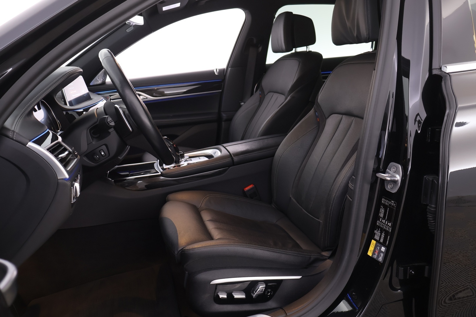 BMW 740 2017