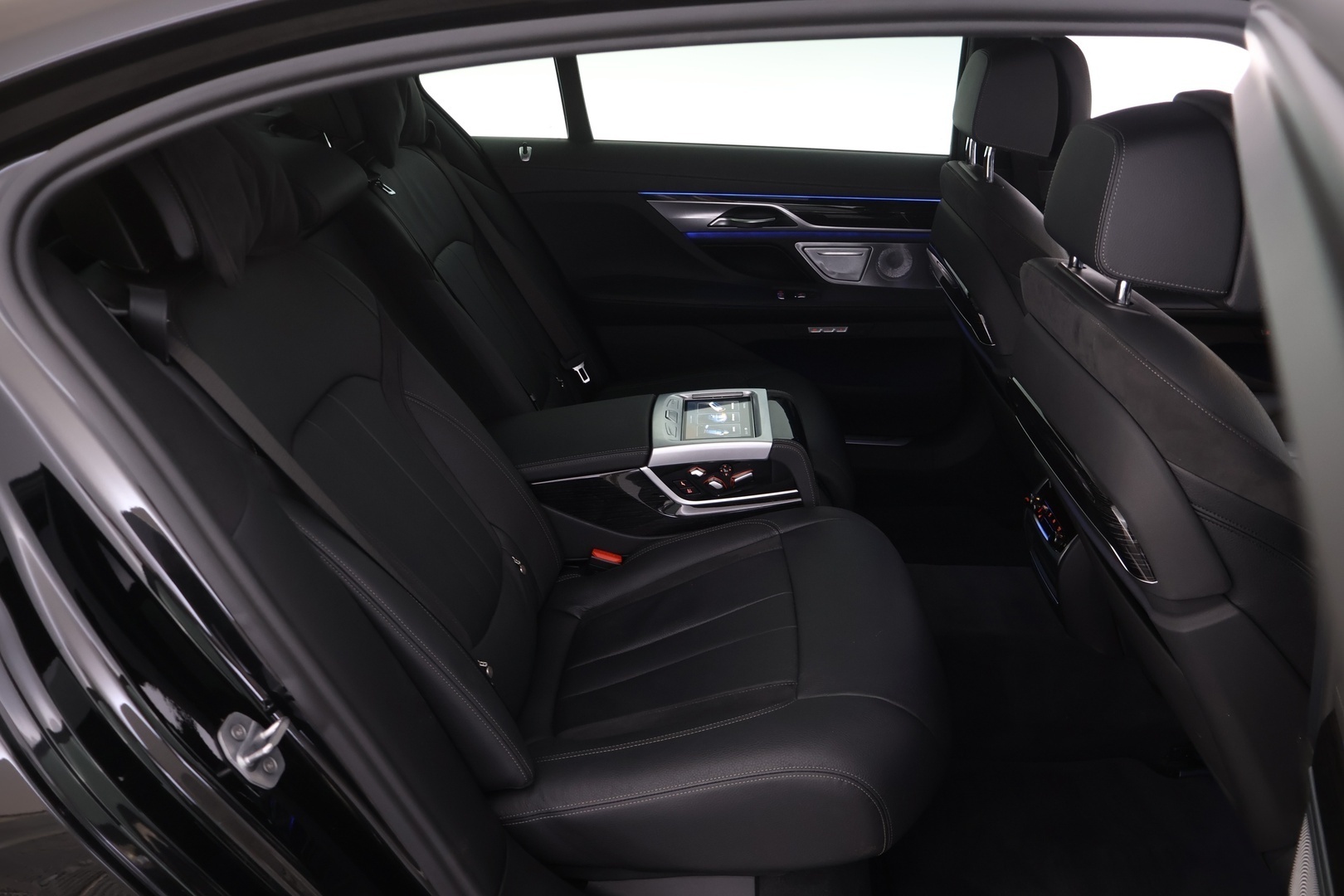 BMW 740 2017