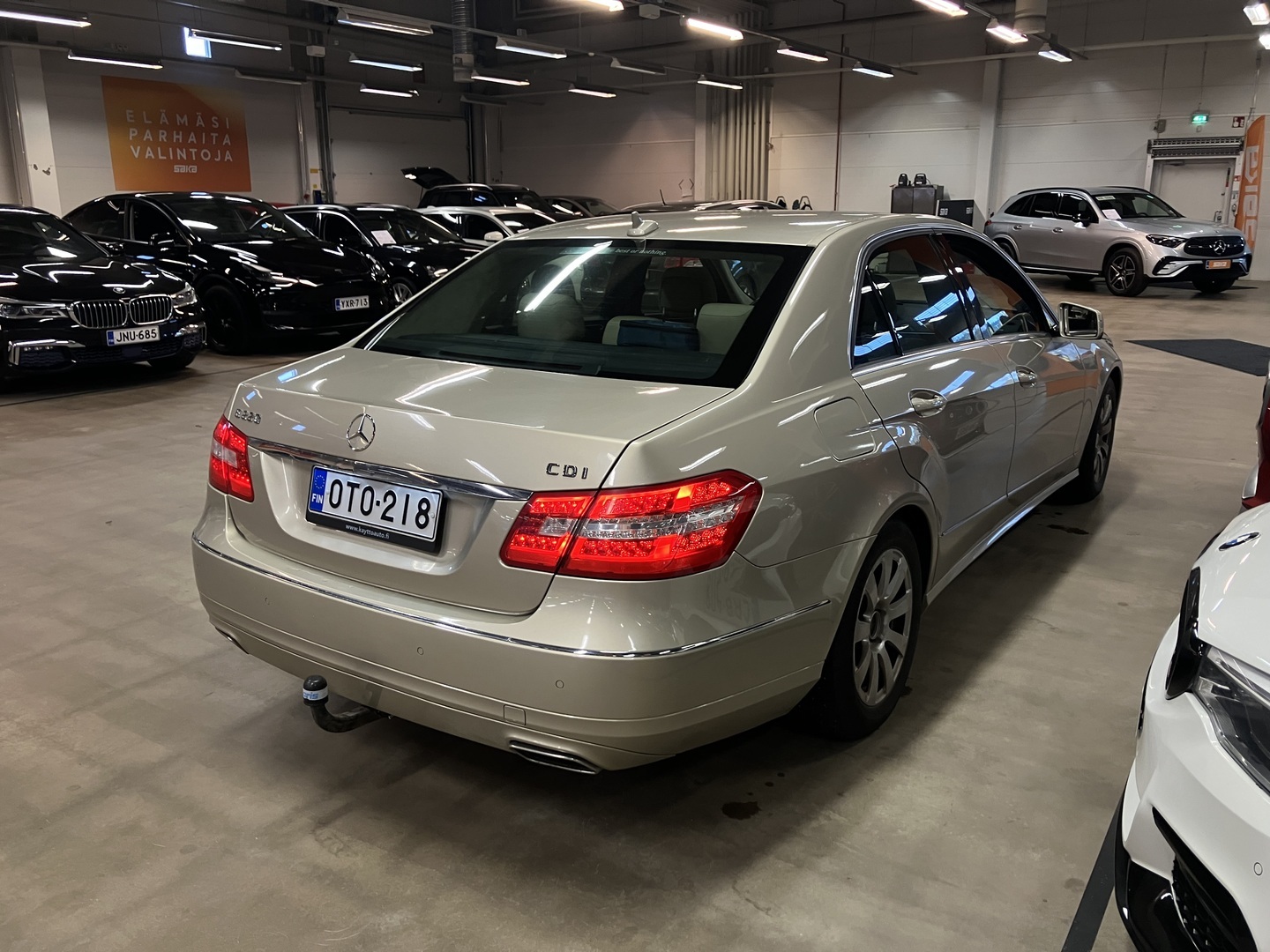 MERCEDES-BENZ E 2013