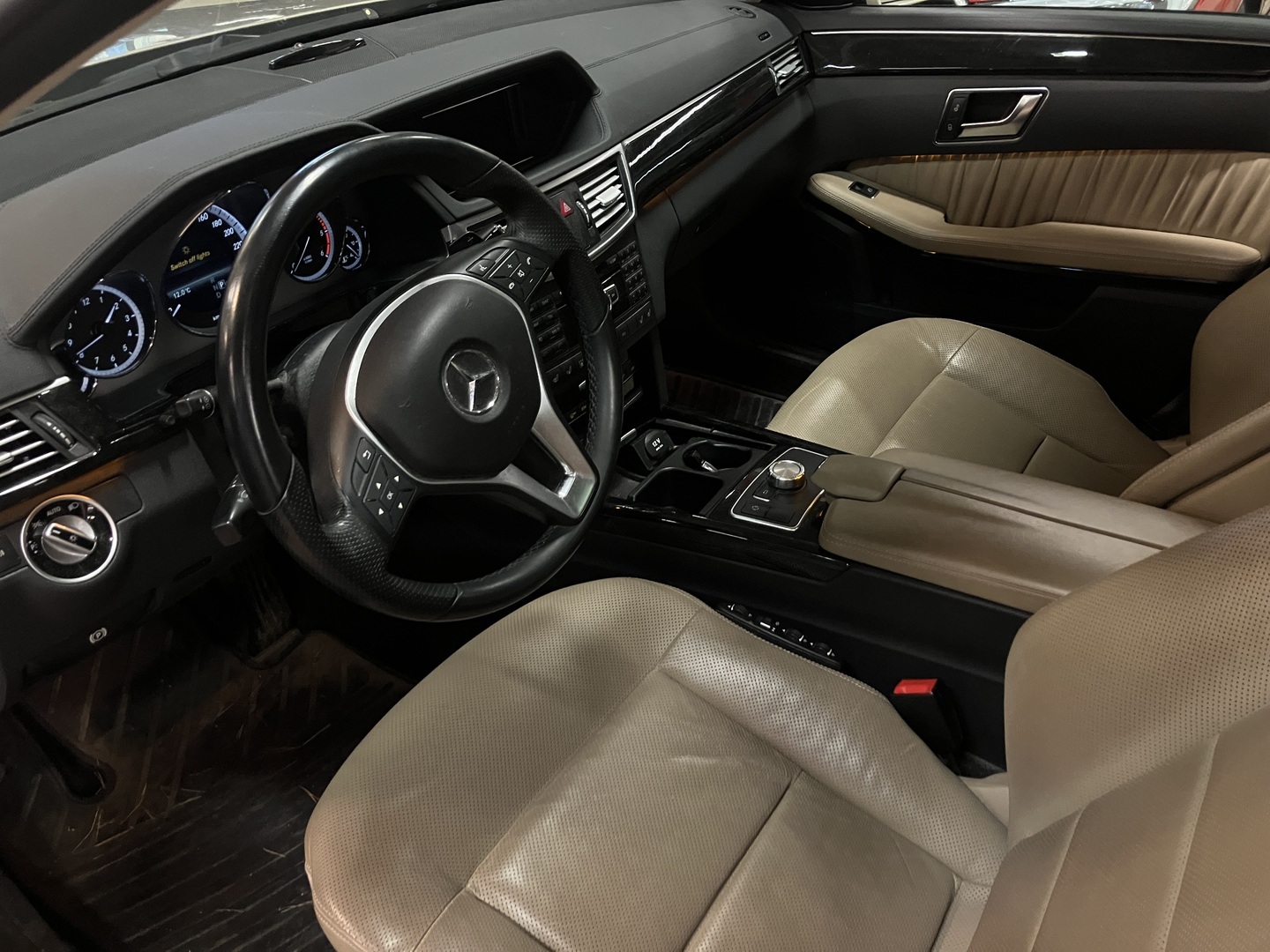 MERCEDES-BENZ E 2013