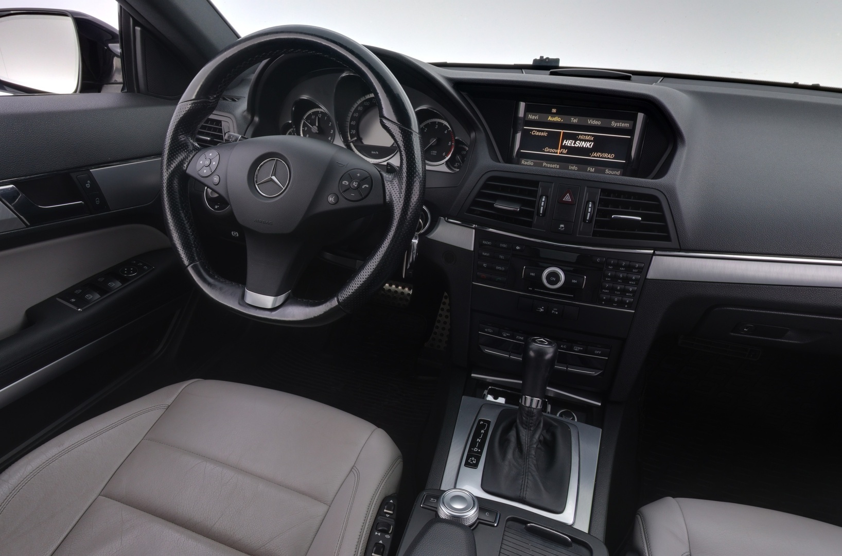 MERCEDES-BENZ E 2010