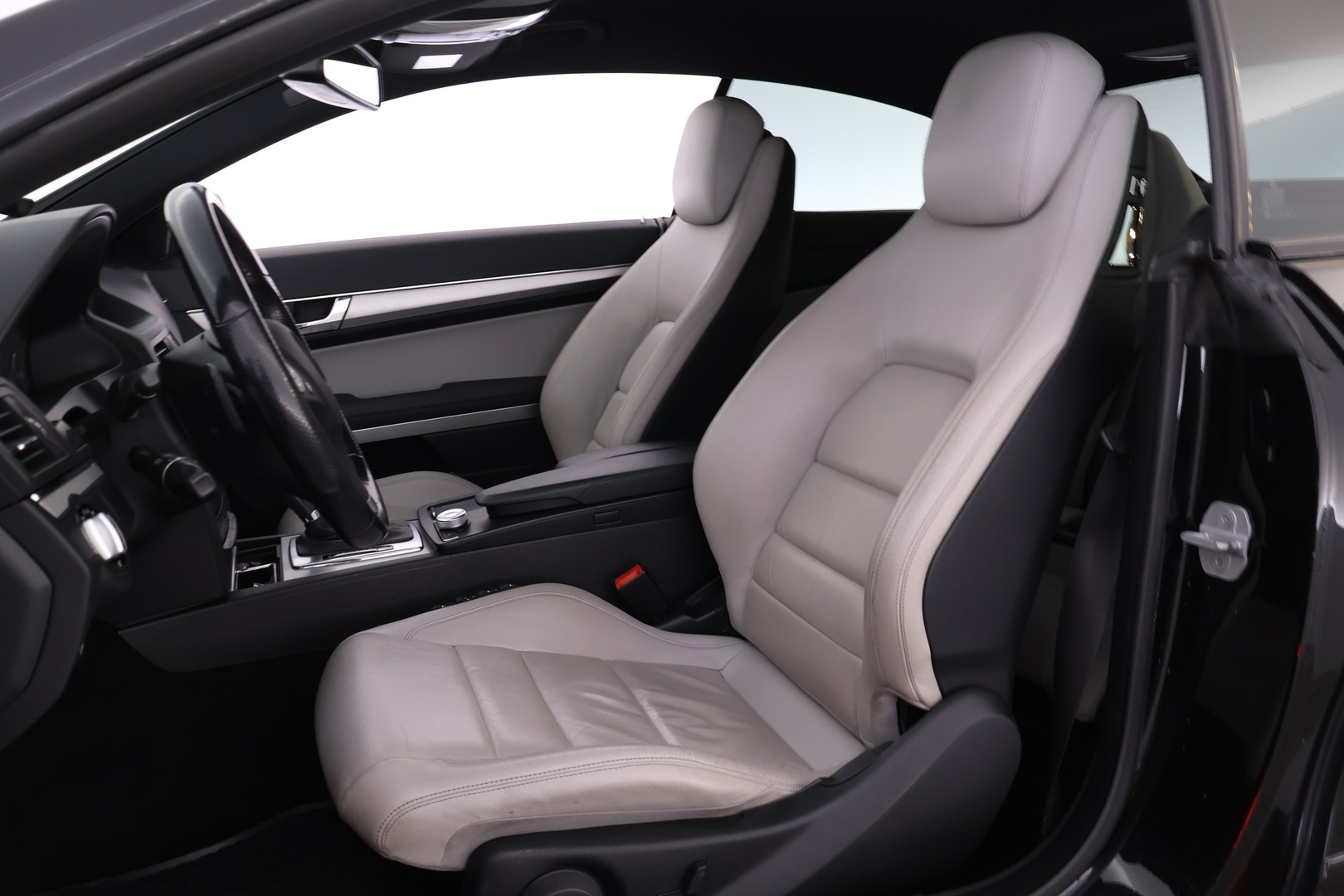 MERCEDES-BENZ E 2010