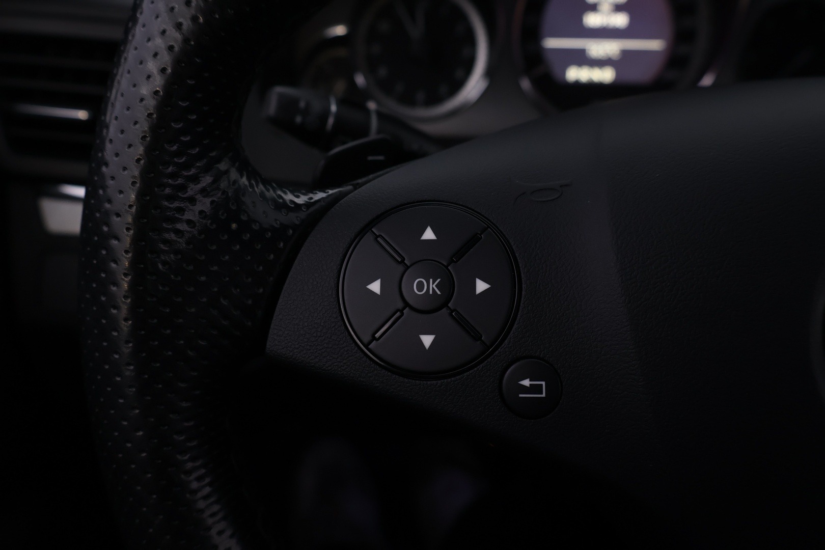 MERCEDES-BENZ E 2010