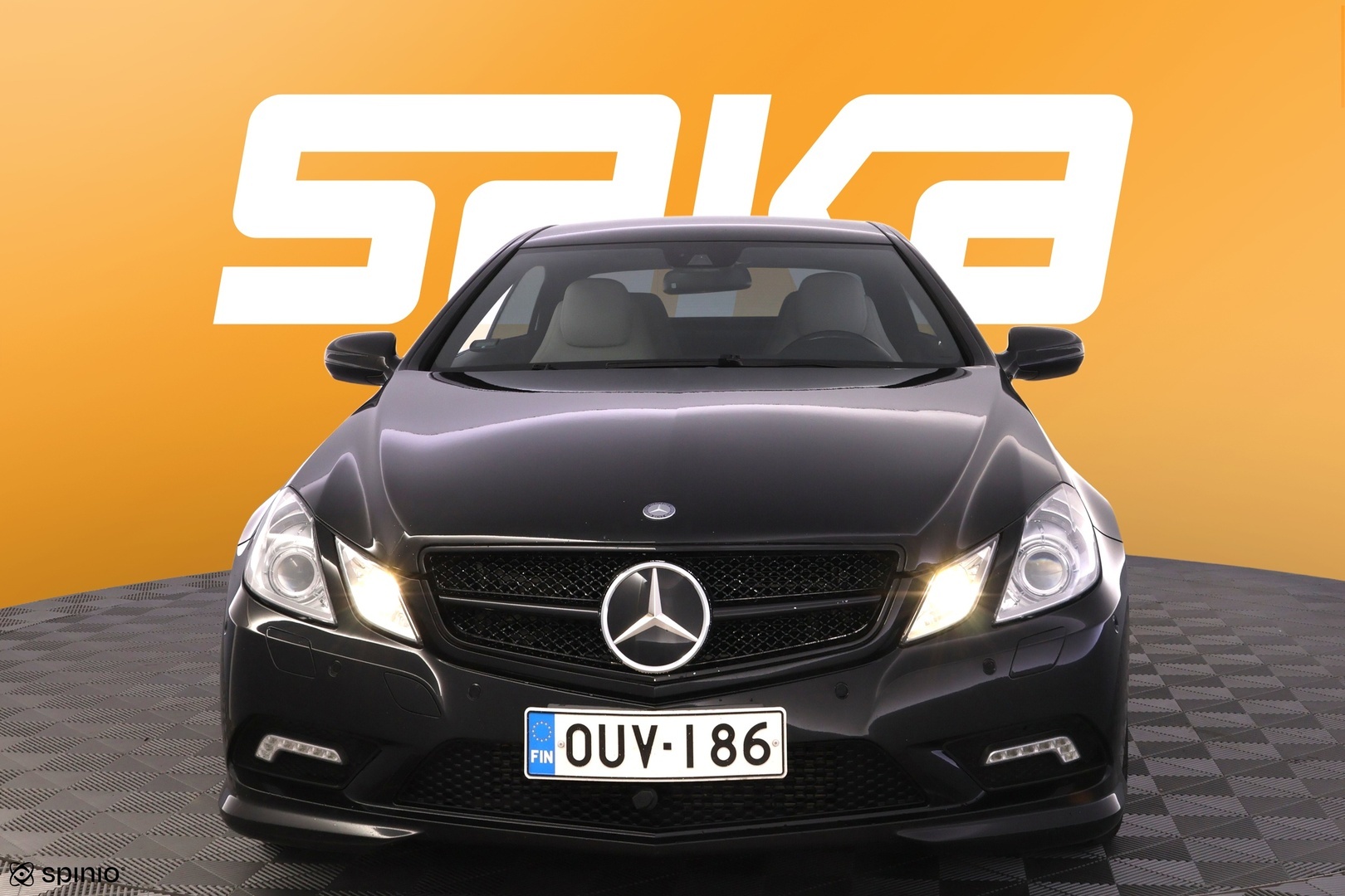 MERCEDES-BENZ E 2010