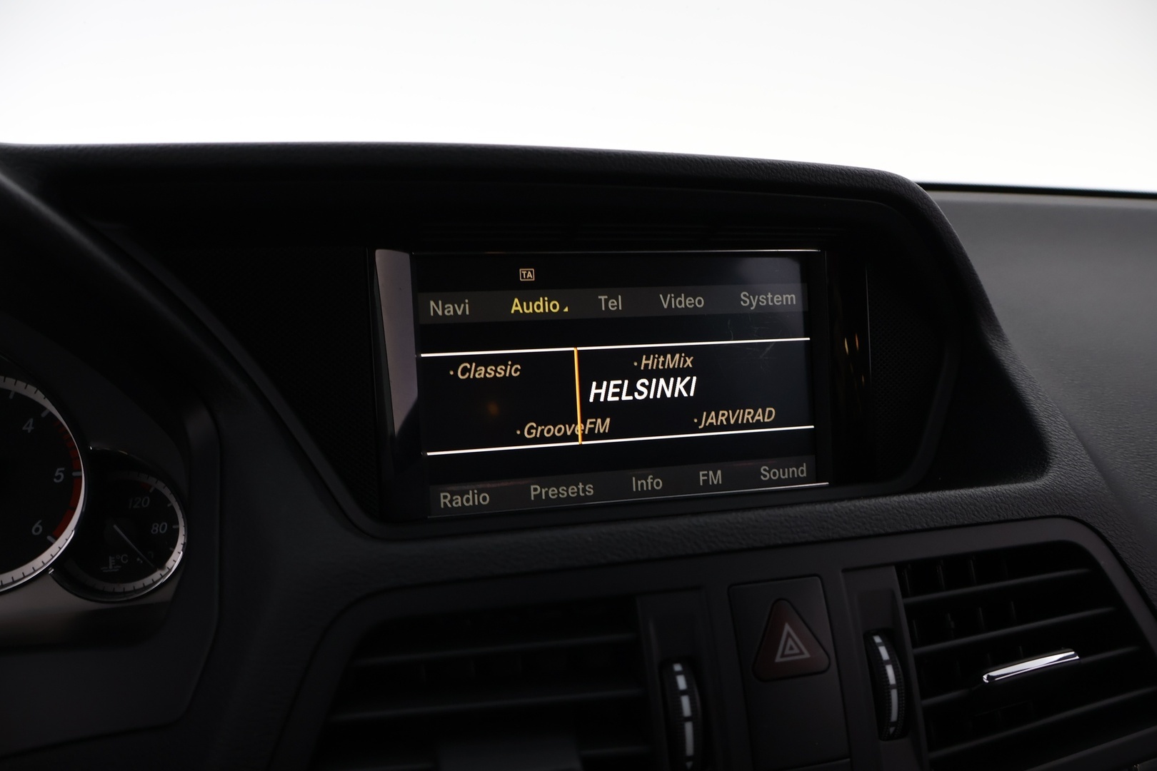 MERCEDES-BENZ E 2010