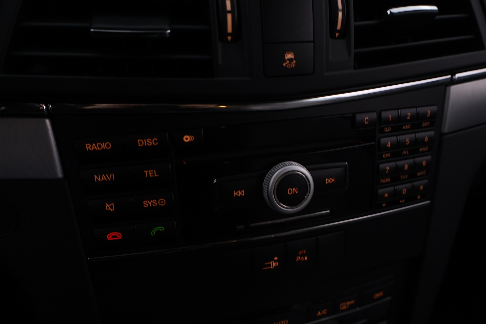 MERCEDES-BENZ E 2010