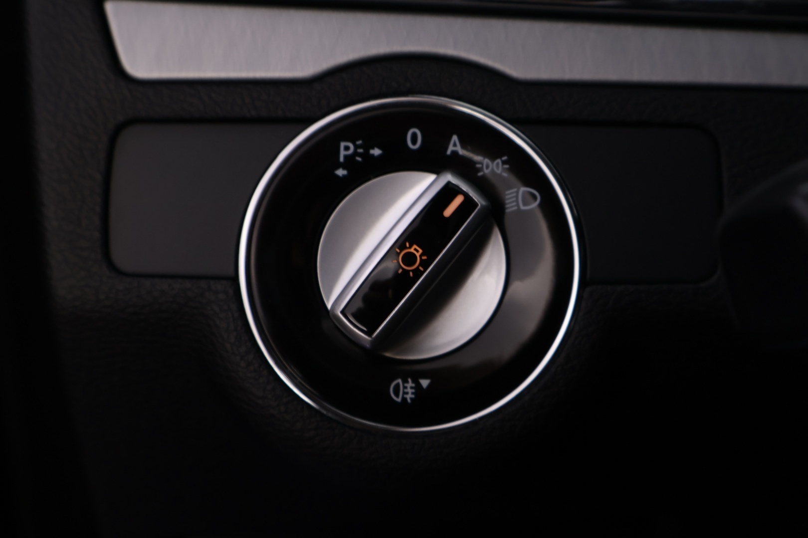 MERCEDES-BENZ E 2010