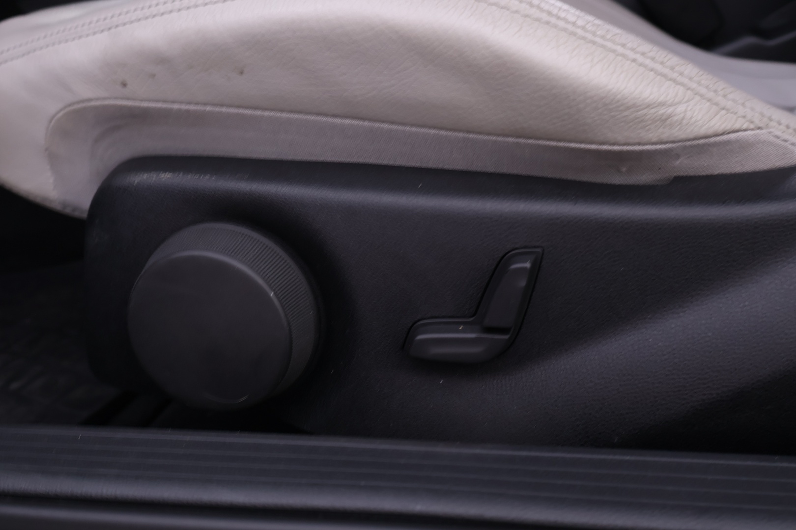 MERCEDES-BENZ E 2010