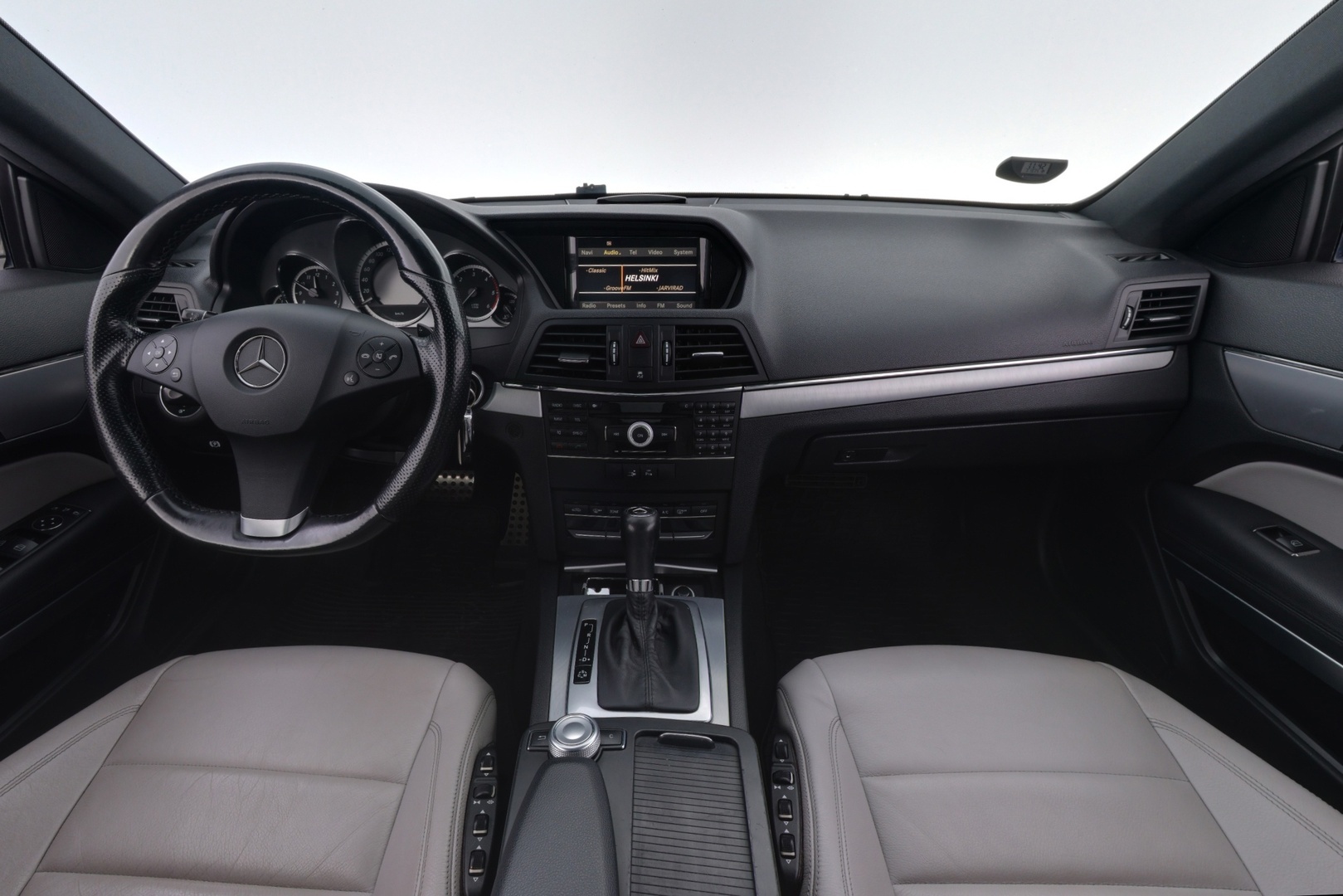 MERCEDES-BENZ E 2010