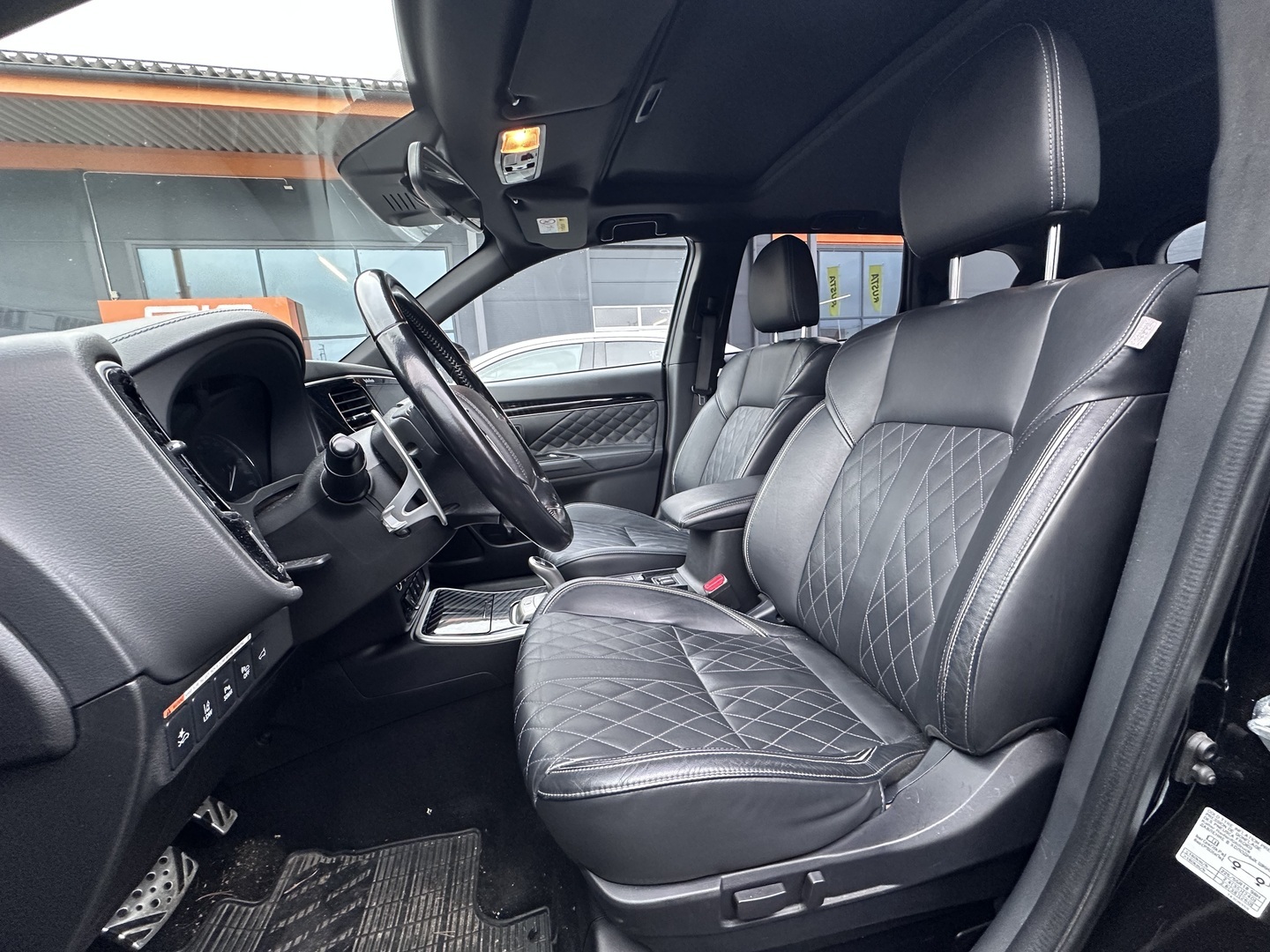 MITSUBISHI Outlander 2019