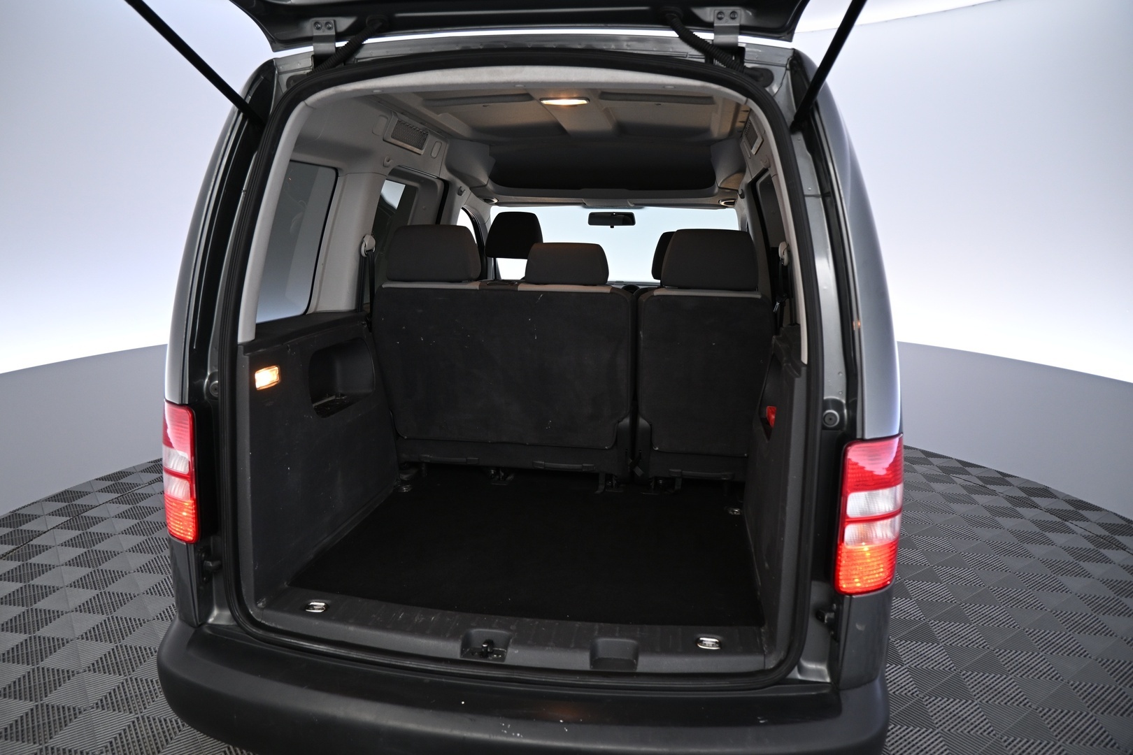 VOLKSWAGEN Caddy 2011