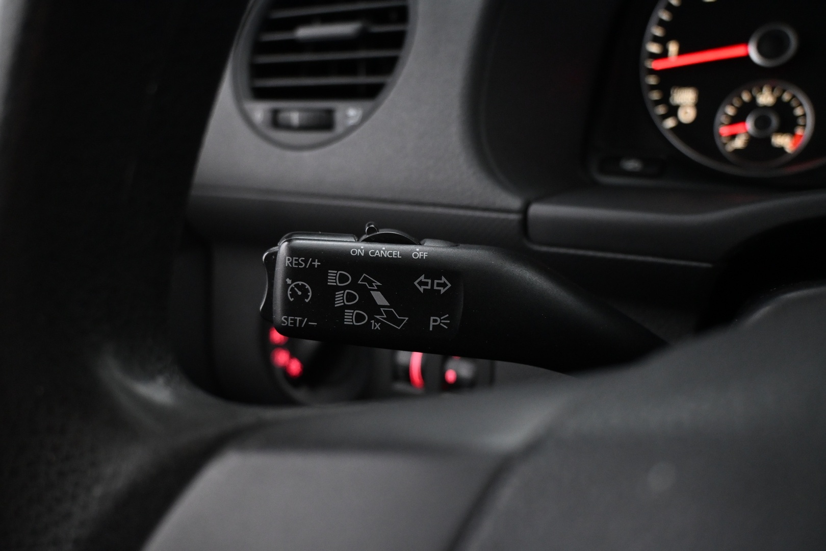 VOLKSWAGEN Caddy 2011