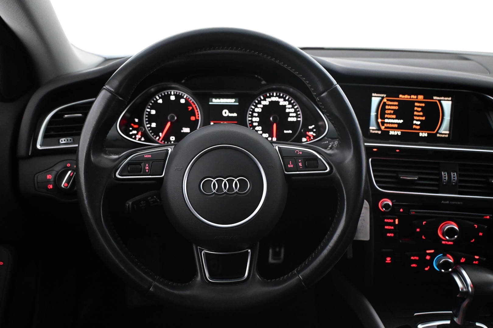 AUDI A4 2015