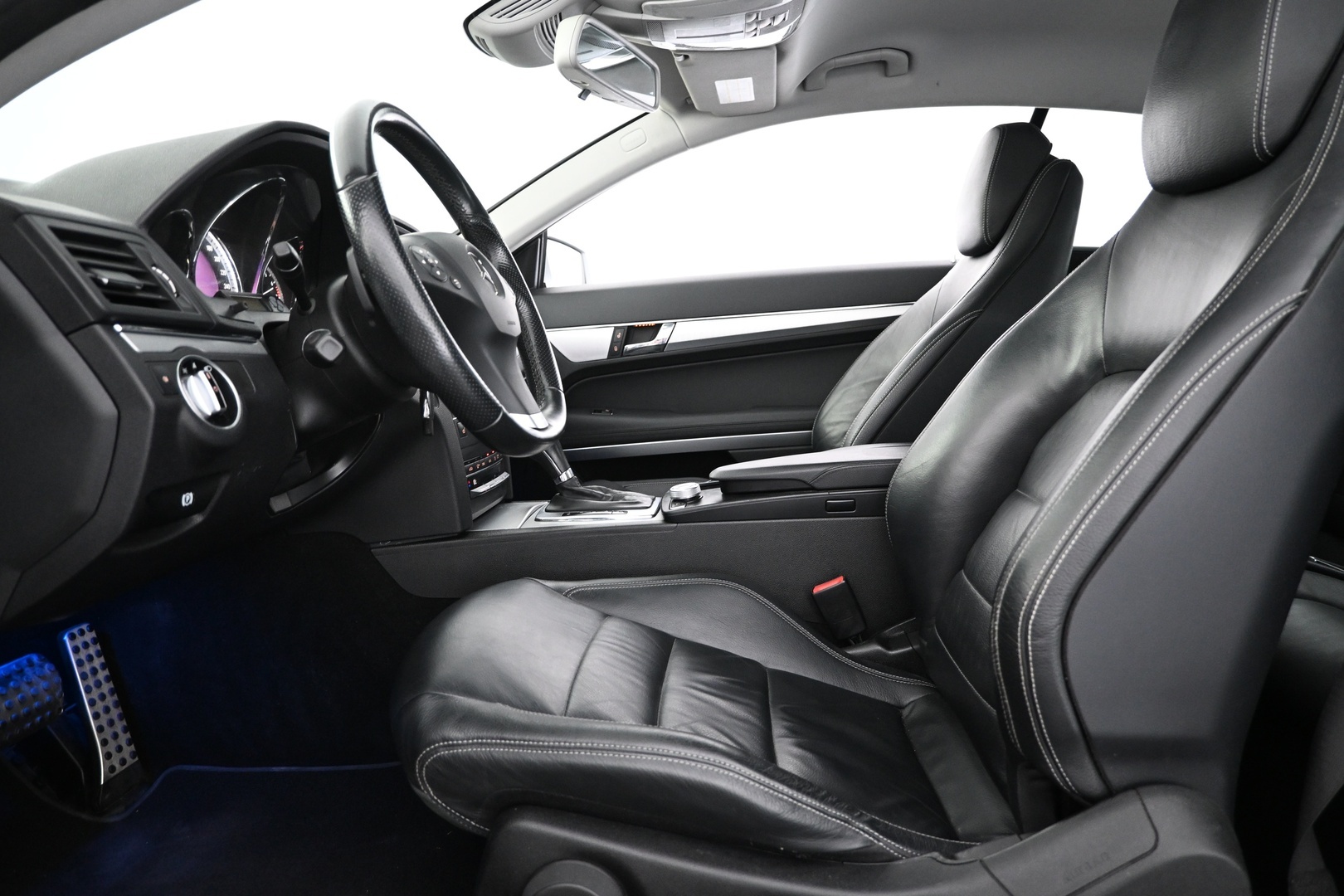 MERCEDES-BENZ E 2011