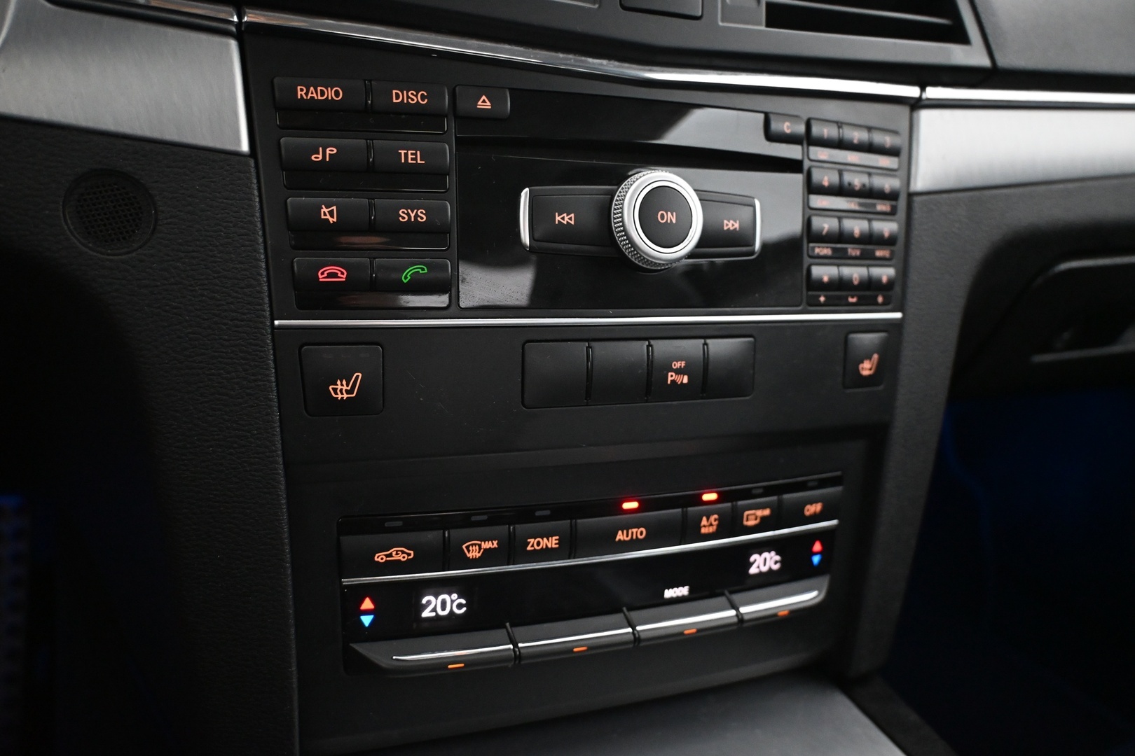 MERCEDES-BENZ E 2011