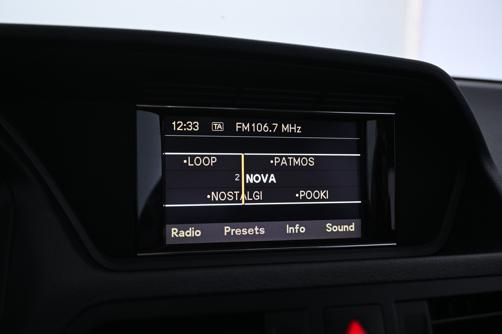 MERCEDES-BENZ E 2011