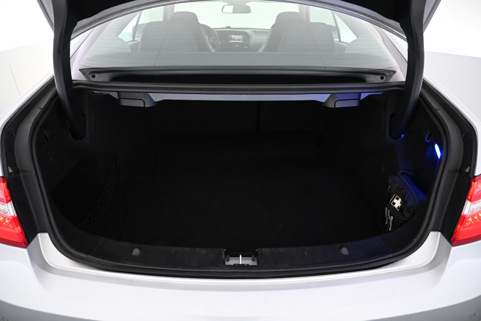 MERCEDES-BENZ E 2011