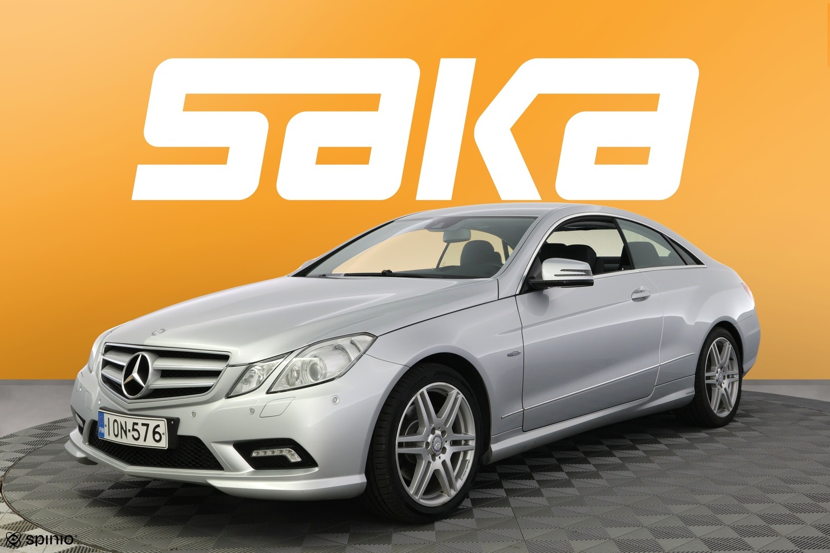 MERCEDES-BENZ E 2011