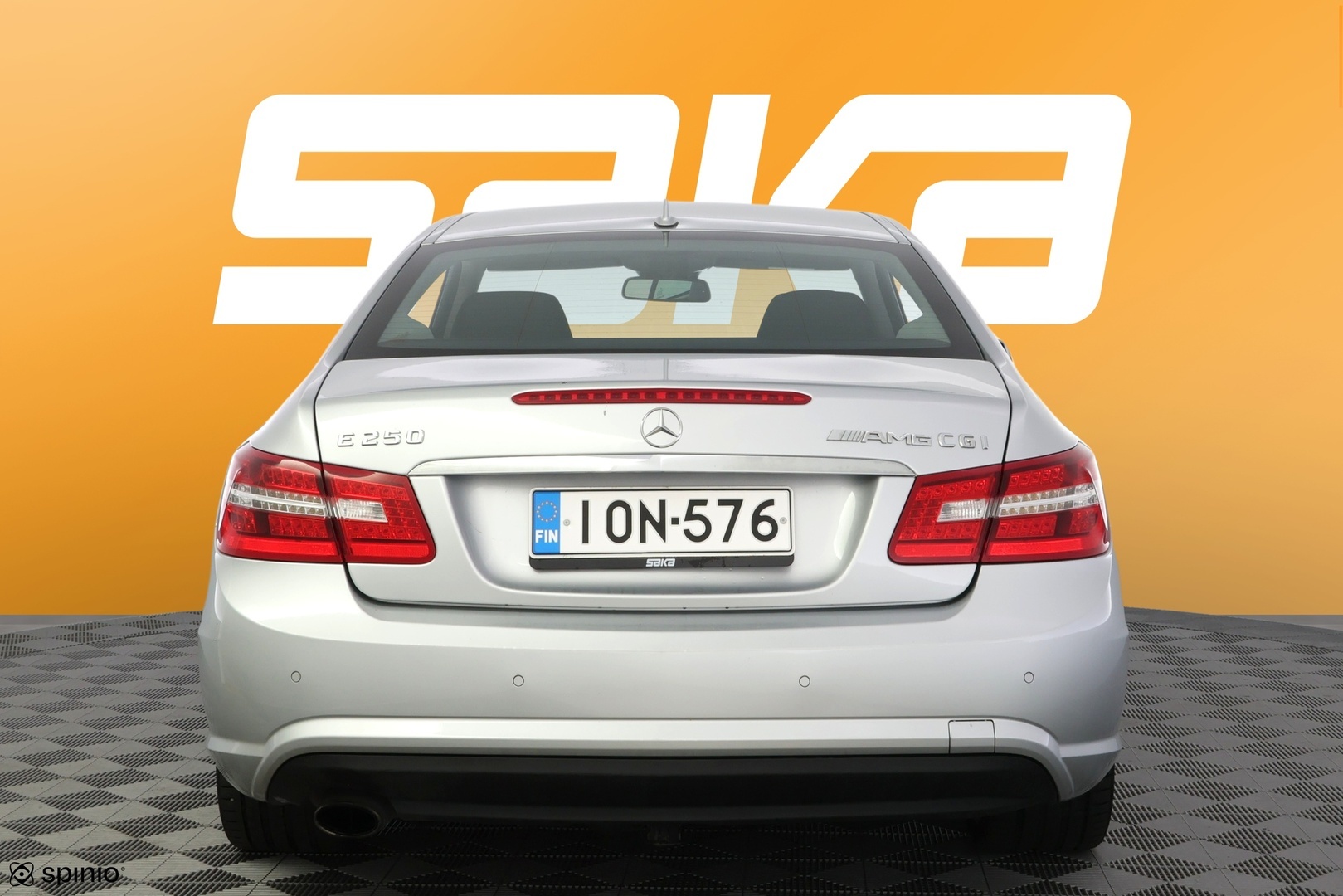 MERCEDES-BENZ E 2011