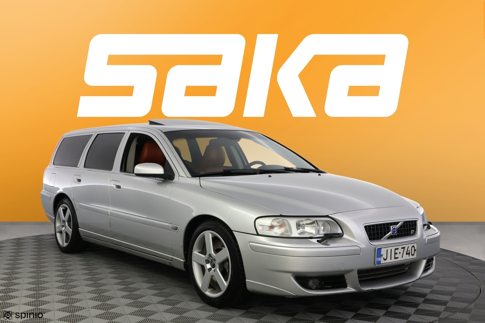 VOLVO V70 2004