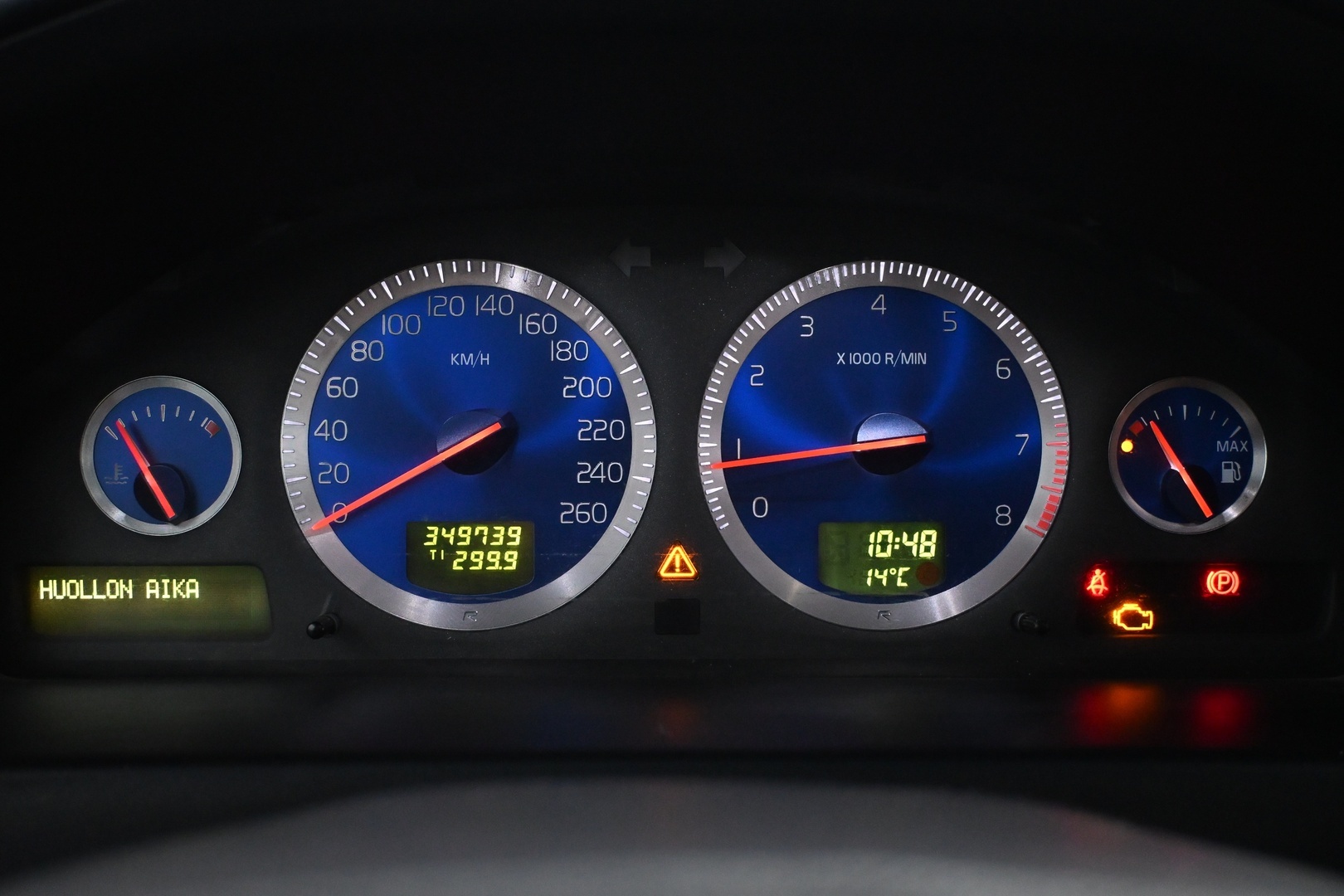 VOLVO V70 2004