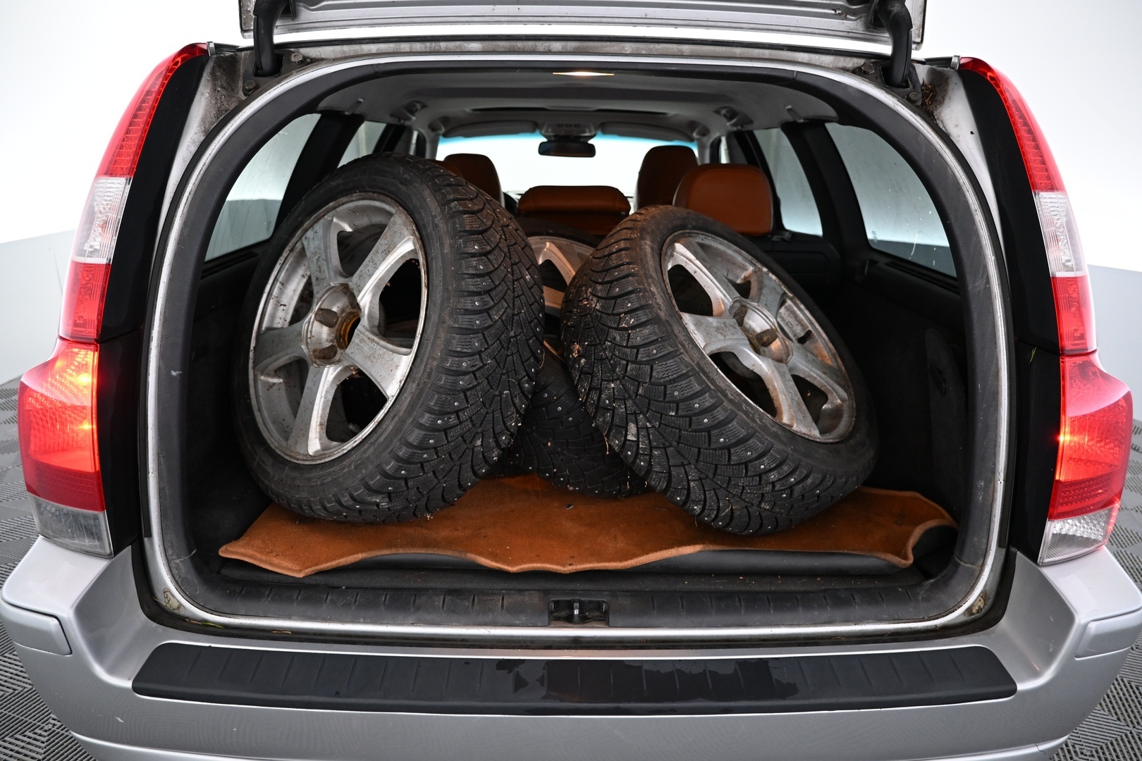 VOLVO V70 2004