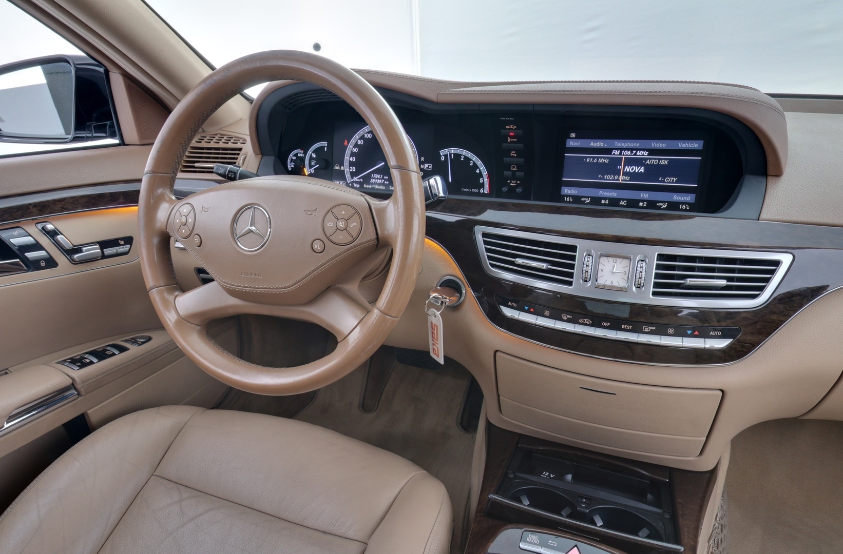 MERCEDES-BENZ S 2010
