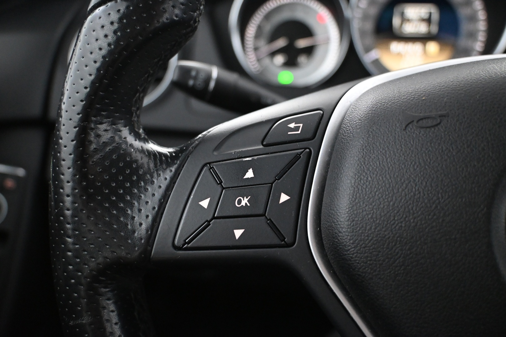 MERCEDES-BENZ C 2012