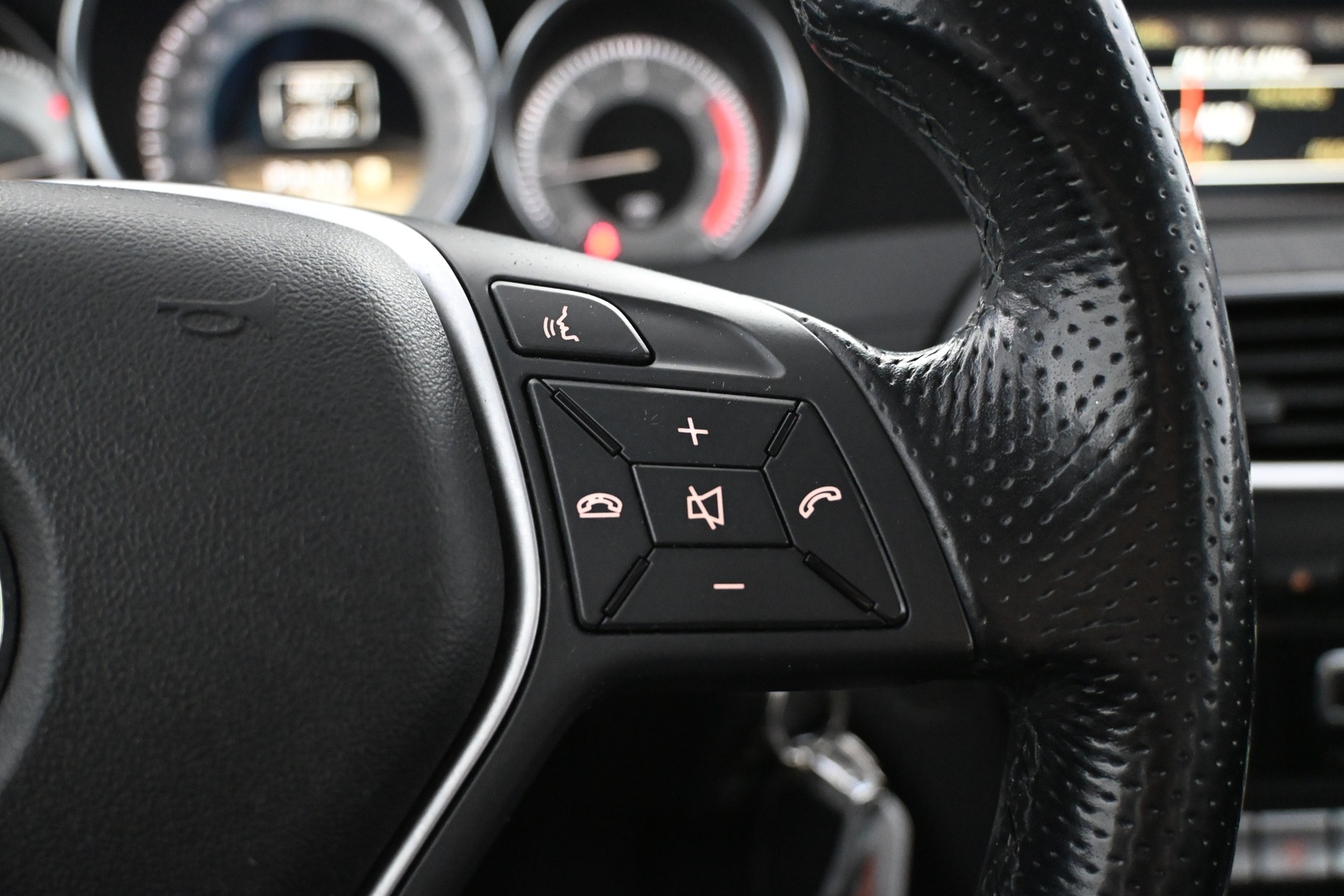 MERCEDES-BENZ C 2012