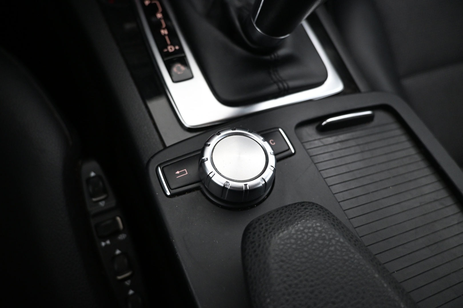 MERCEDES-BENZ C 2012