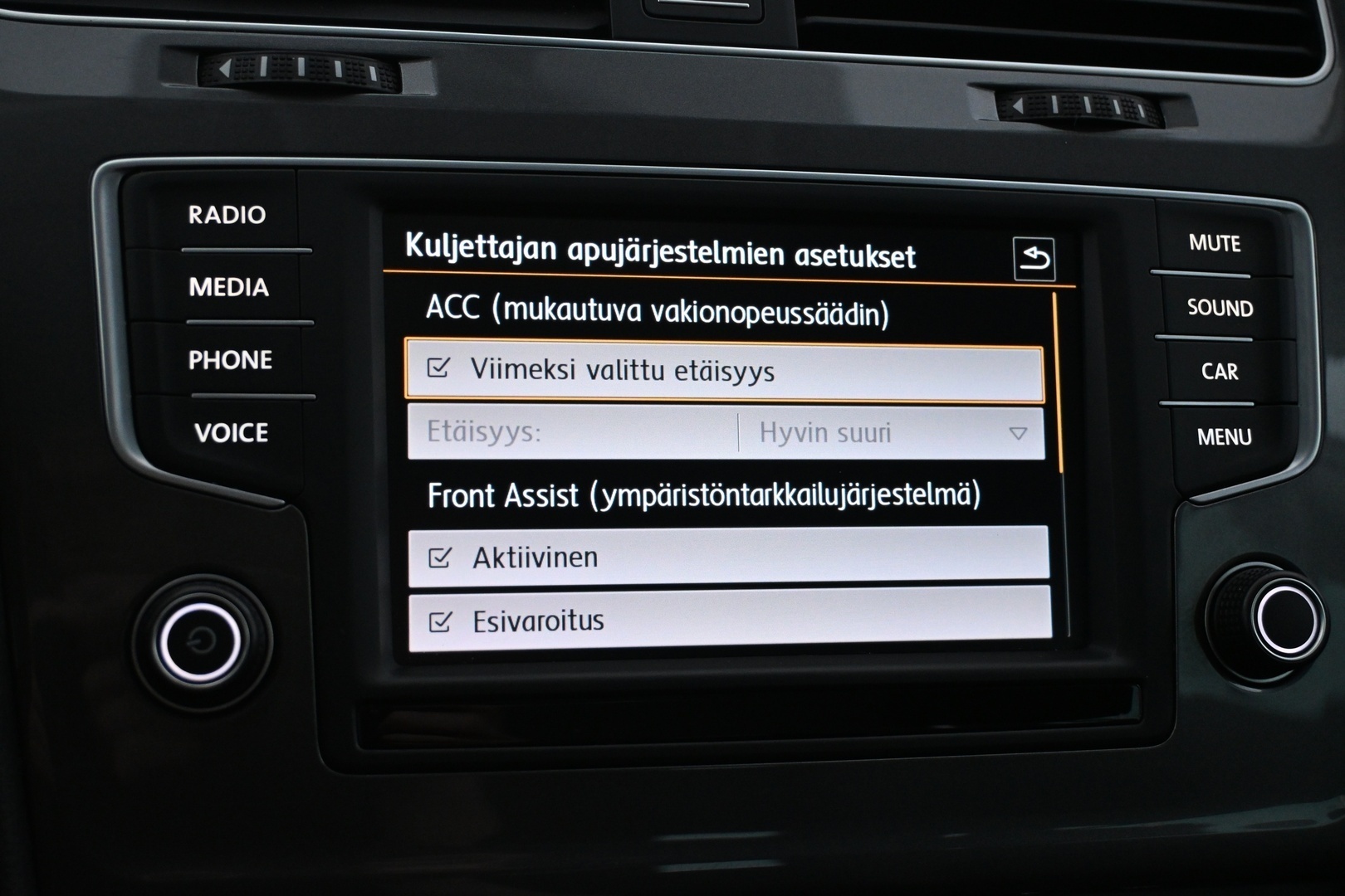 VOLKSWAGEN Golf 2016