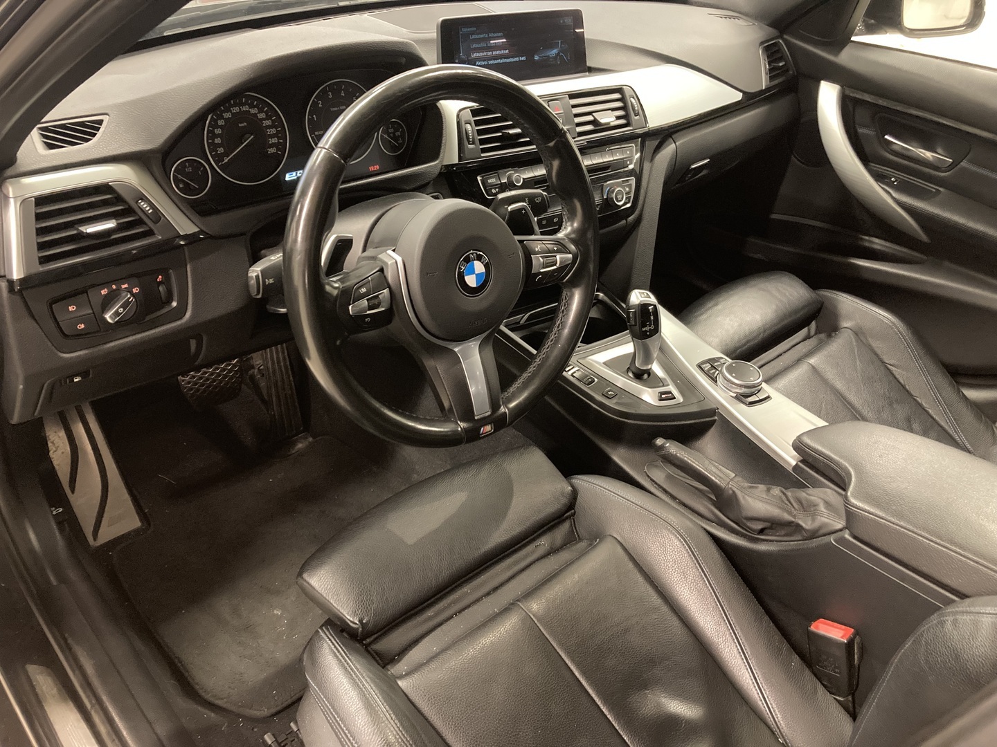 BMW 330 2017